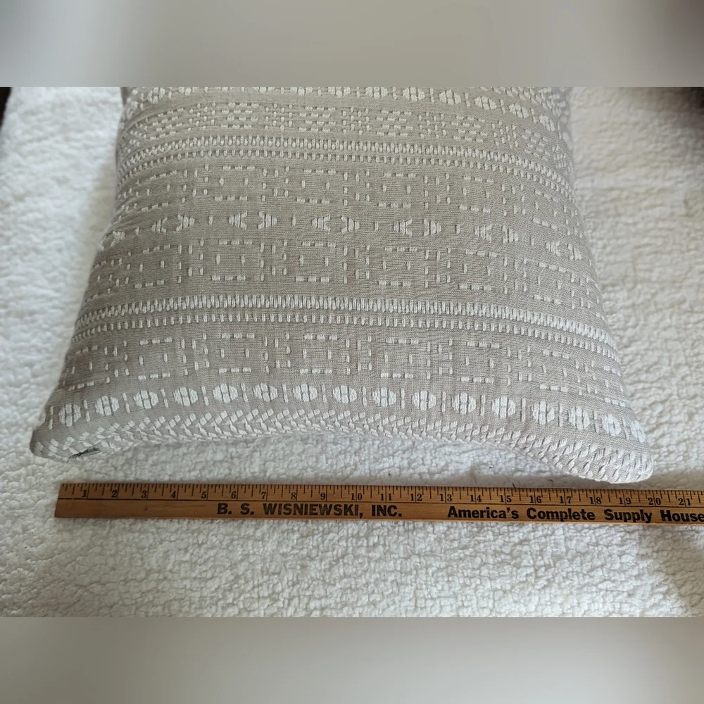 Ralph Lauren embroidered throw pillow with feather insert - Picture 3 of 9